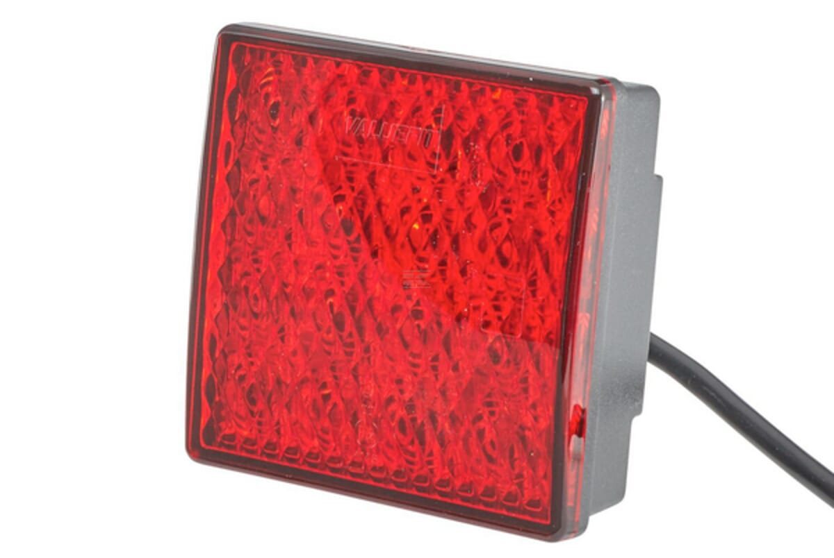 Осветление за машини LED 24 V квадратна форма на болт червено стъкло 80 × 33,7 × 80 мм Hella 80 × 33,7 × 80 мм Hella ValueFit KS-1072458